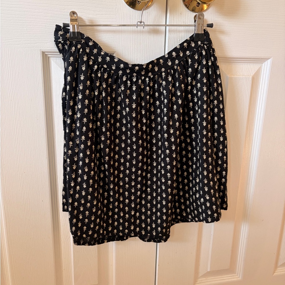 Black and White Patterned Women's Skirt